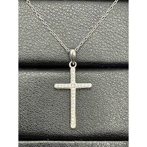EUC 18" Sterling Silver CZ Cross Pendant Necklace J19
